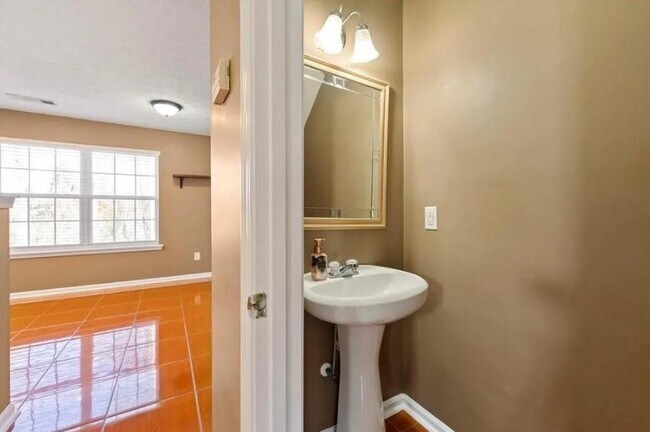 Building Photo - 5125 Sky Ridge Way