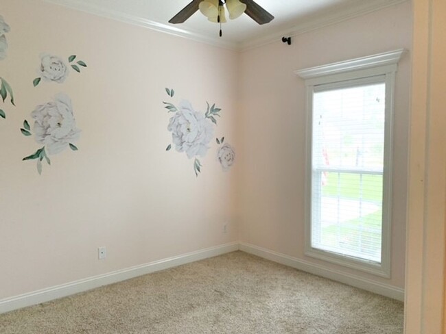 Building Photo - Beautiful home in Knights Mill S/D