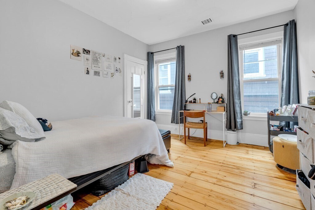 Building Photo - 160 Saint Alphonsus St