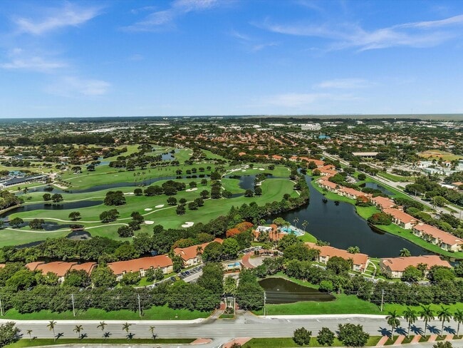 Building Photo - 731 Vista Isles Dr