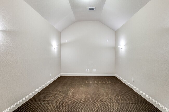 Building Photo - Beautiful 3 Bedroom with Bonus Media Room