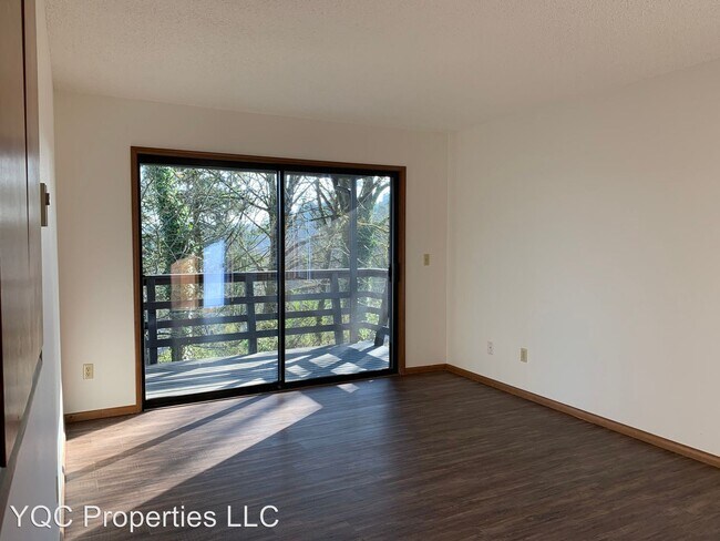 Building Photo - 1504 NE 115th St