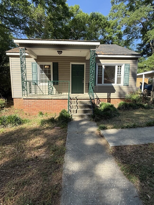 Building Photo - 650 Ave F NE