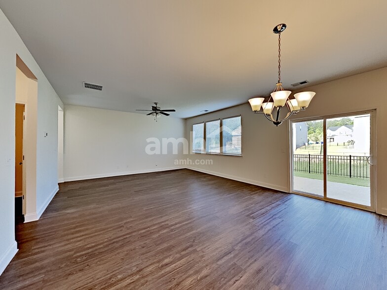 Building Photo - 251 Lake St