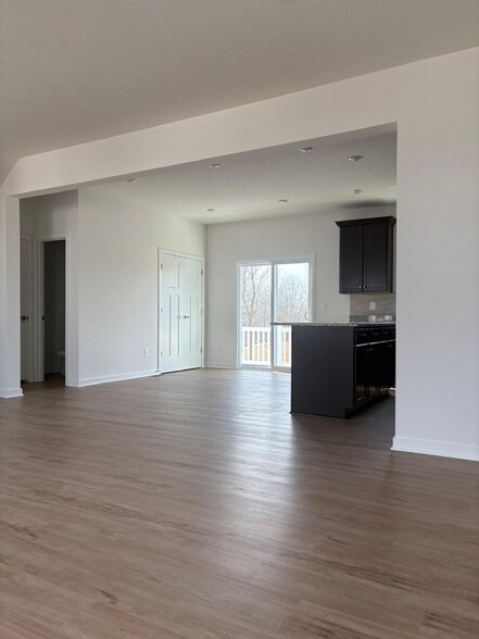 Building Photo - 146 Dusky Willow Dr