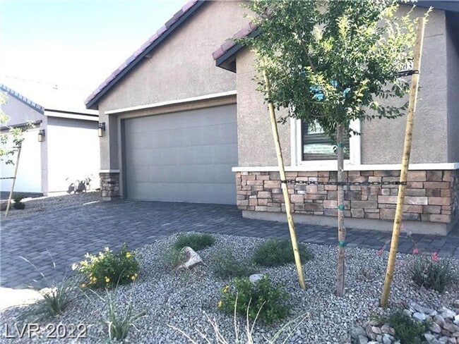 Building Photo - Smart Home. Henderson Beauty In Gated Comm...