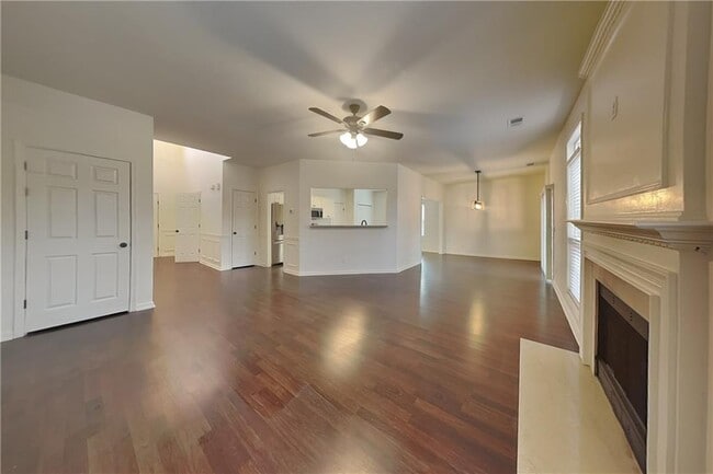 Building Photo - 3070 Serenade Ct