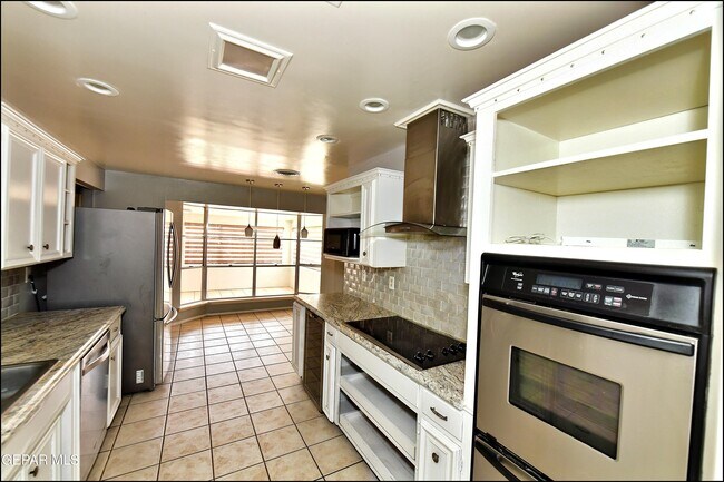 Building Photo - 9125 W H Burges Dr