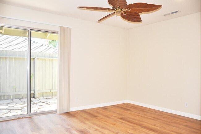 Building Photo - 5572 Magnolia Terrace