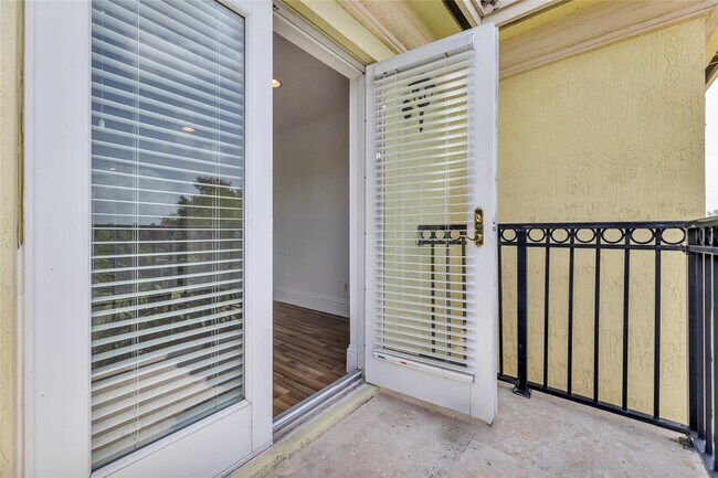 Building Photo - 416 SW 11th St