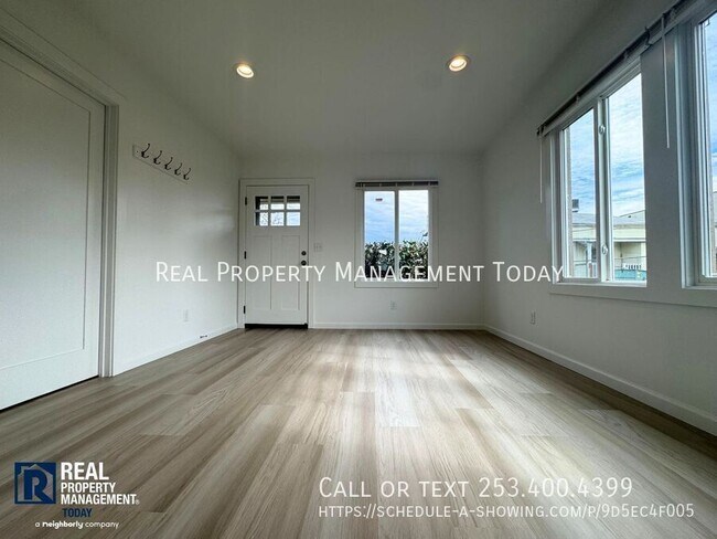 Building Photo - 8420 S Tacoma Way