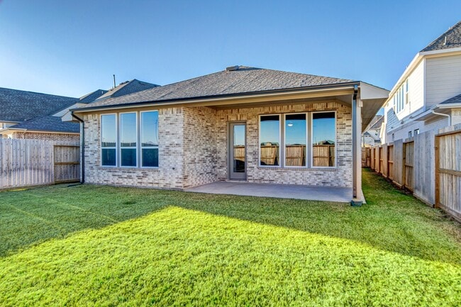 Building Photo - 26319 Camden Cyn Ave