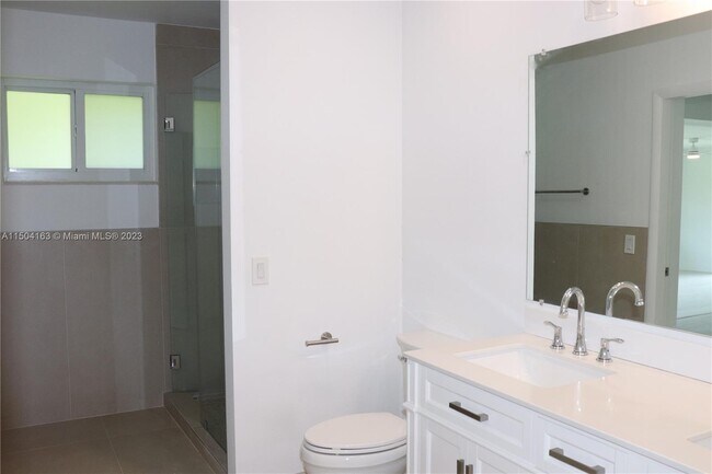 Building Photo - 6955 SW 66th Ave