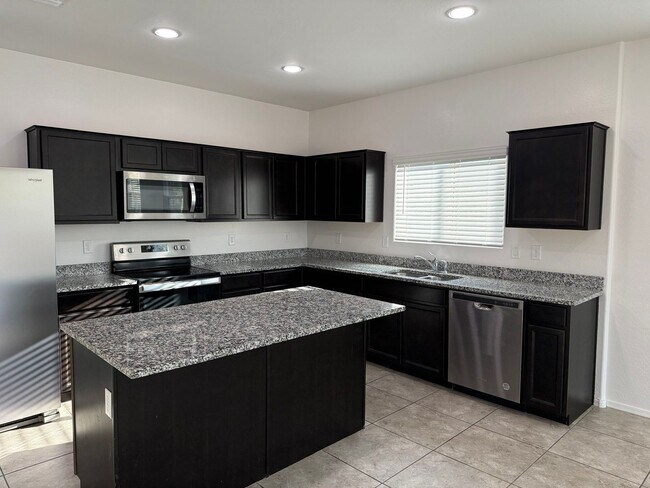 Building Photo - 1086 W Avalon Canyon Dr