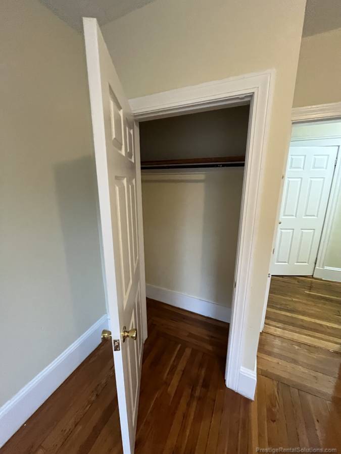 Building Photo - 146 Chiswick Rd