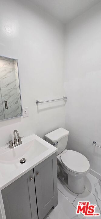 Building Photo - 1308 N Poinsettia Pl
