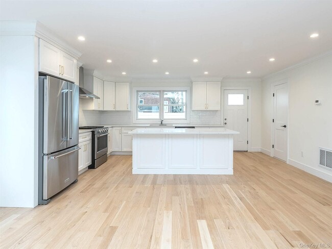 Building Photo - 35 Dunwood Rd