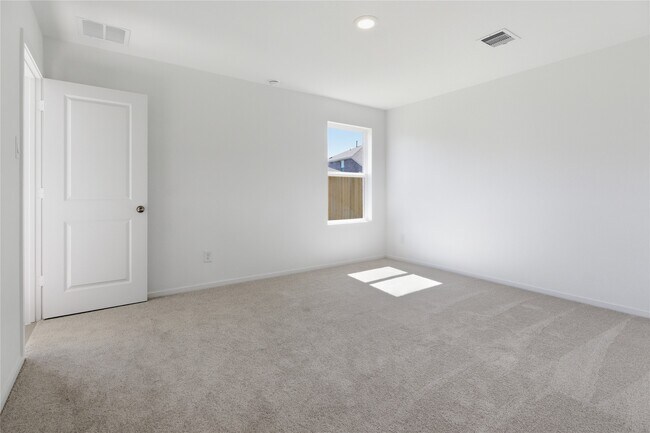 Building Photo - 28731 Bottom Grass Trl