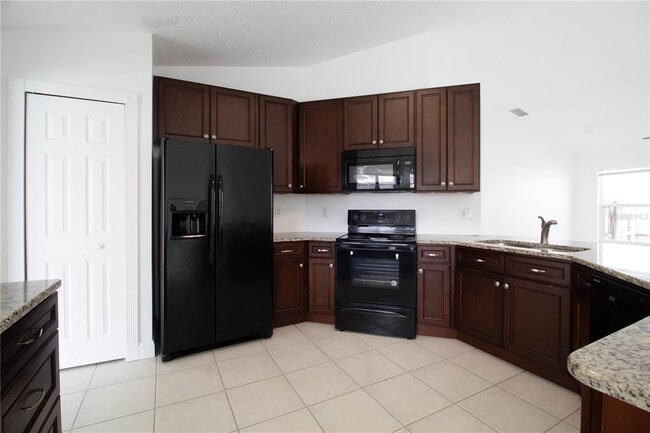 Building Photo - 2782 Picadilly Cir