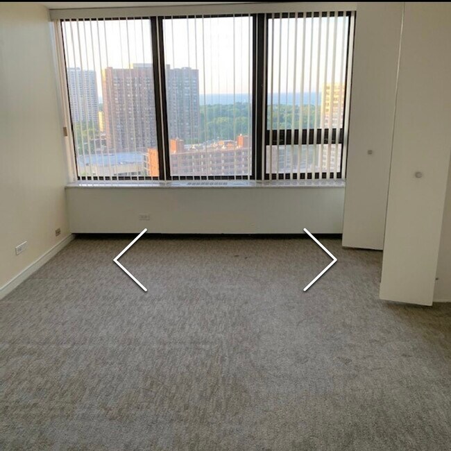 Bedroom - 3930 N Pine Grove Ave