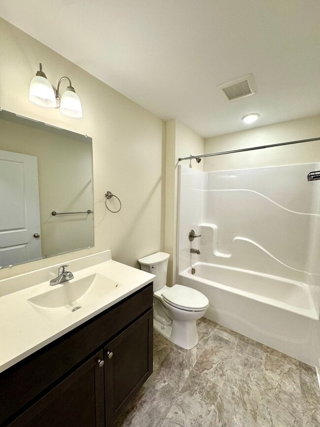 Building Photo - Duplex for Rent in Woodstock