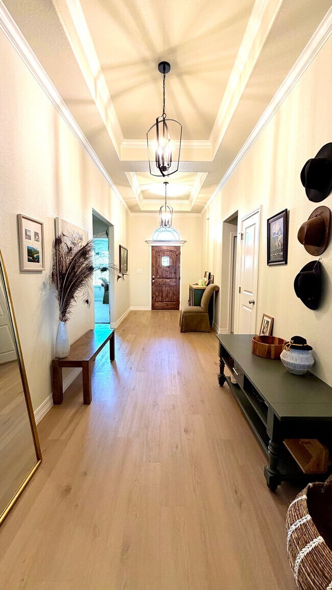 Building Photo - 318 Walking Stick Dr