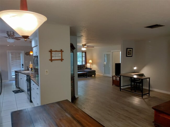 Building Photo - 77 Cardinal Dr