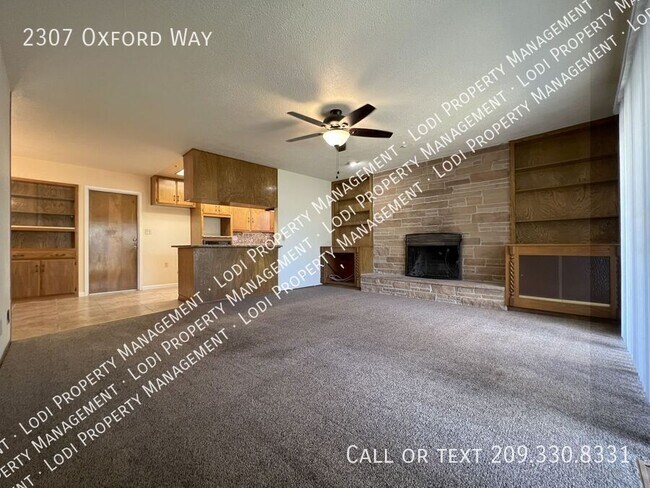 Building Photo - 2307 Oxford Way