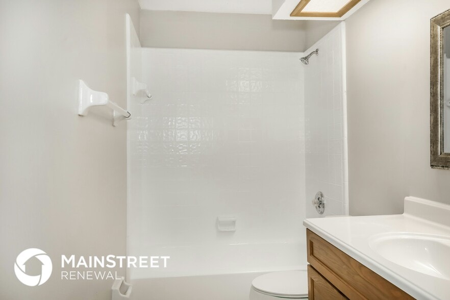 Building Photo - 9847 Paddlewheel Dr W