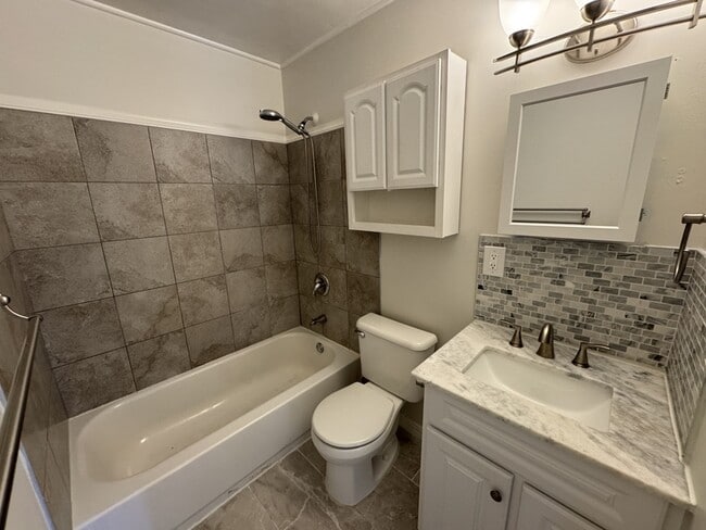 Building Photo - 13506 Bennington Ave