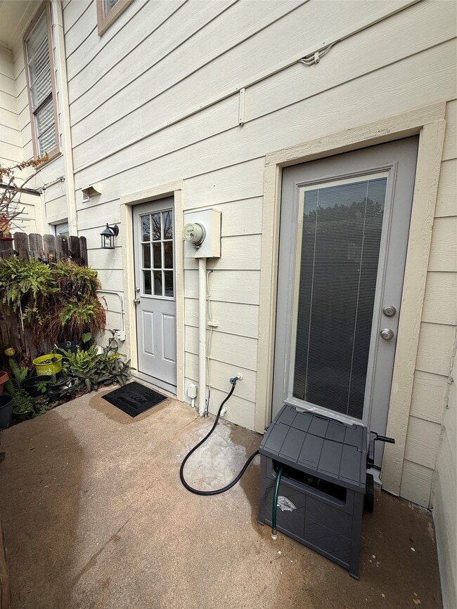 Building Photo - 14331 Still Meadow Dr