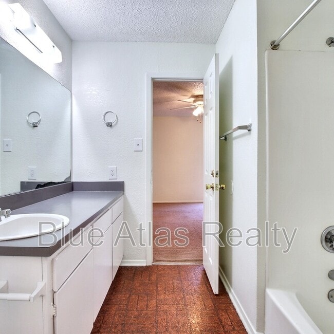 Building Photo - 3830 Coates Cir