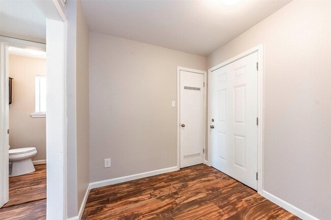 Building Photo - 123 S Carroll St