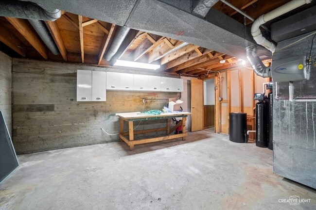 Building Photo - 38W686 Glenview Dr
