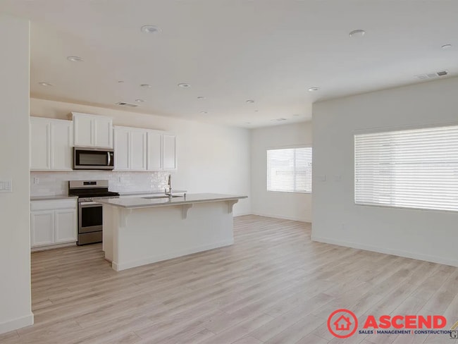 Building Photo - *Move In Special* Alluring Home Off Hagema...