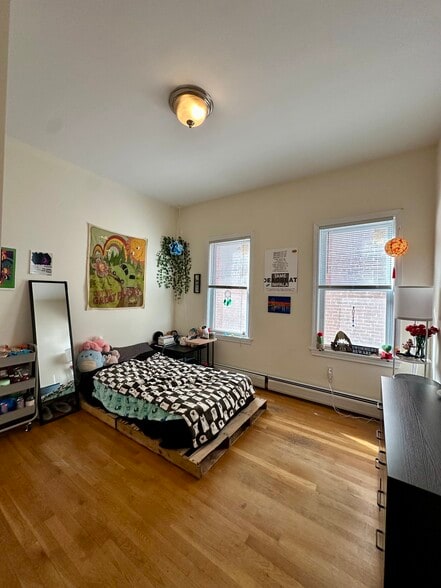 Bedroom 2 - 143 Hillside St