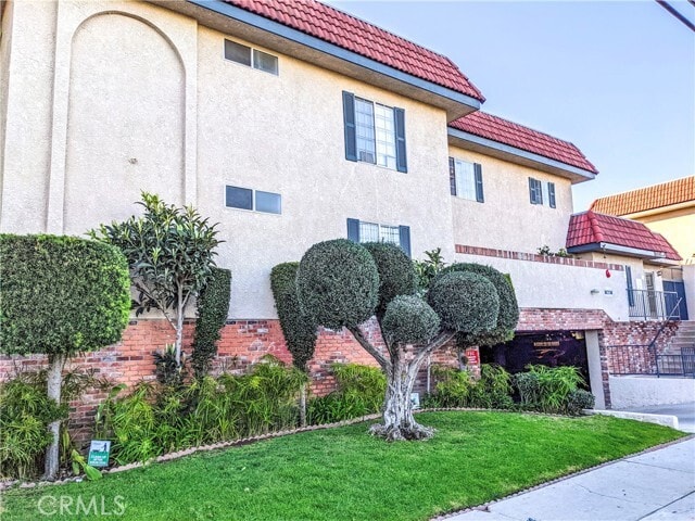 Primary Photo - 13535 Yukon Ave