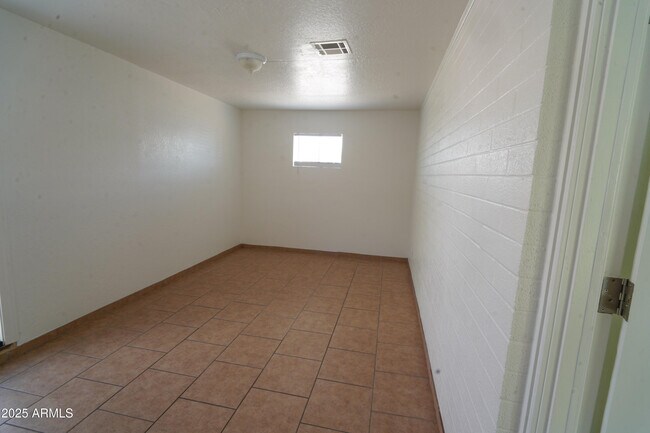Building Photo - 2461 W Gregory St