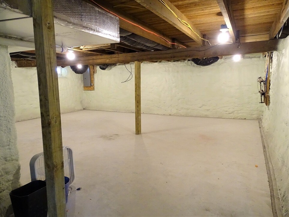 Building Photo - 783 E Main St