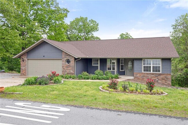 Primary Photo - 6 Swanage Dr