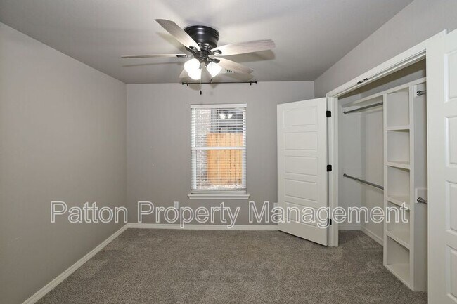 Building Photo - 14411 Periwinkle Dr
