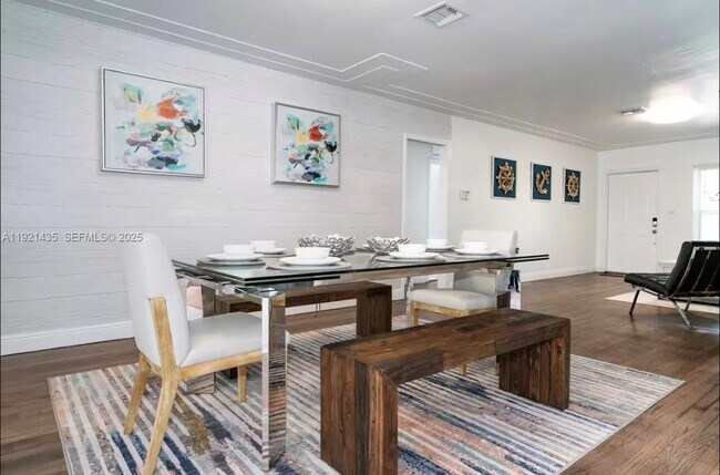 Building Photo - 35 SW 28th Rd