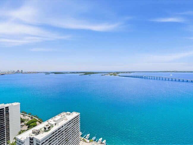 Building Photo - 1541 Brickell Ave