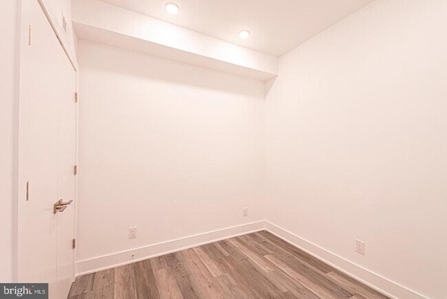 Building Photo - 1245 Ridge Ave