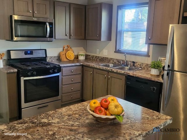 Primary Photo - 2701 Huizenga St