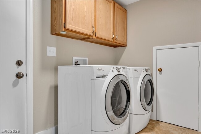 Building Photo - 2710 Strathmoor Dr