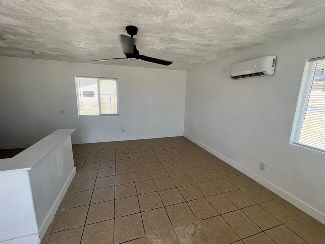 Building Photo - 2 Bedroom 1 Bath Home - Large Lot - Close to 29 Palms Marine Base