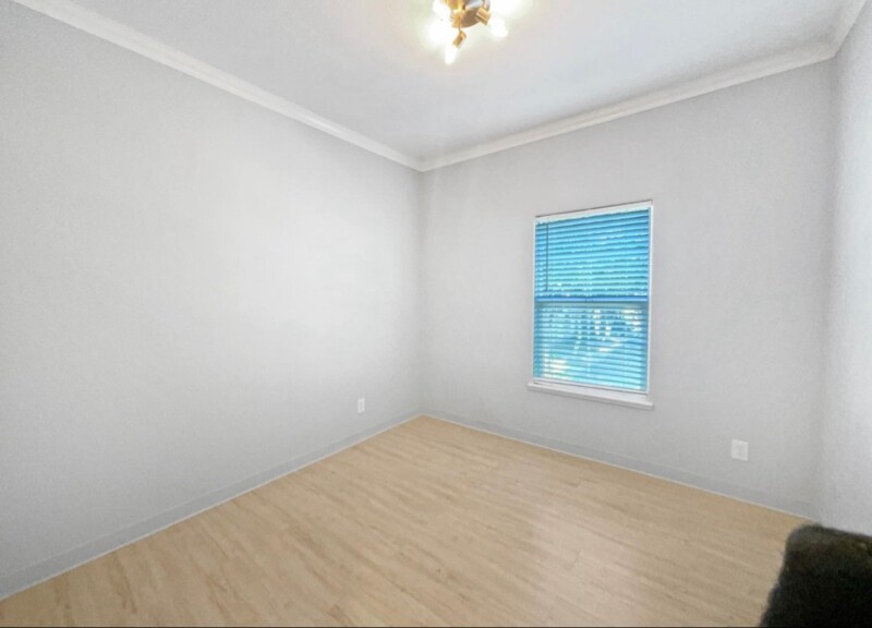 Building Photo - 3301 N Park Dr