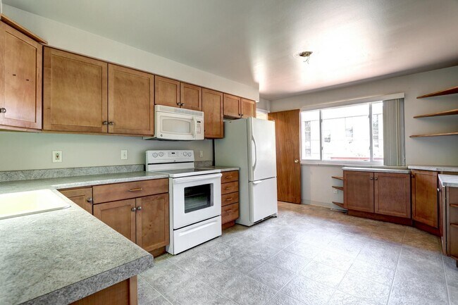 Building Photo - Lakewood! Walk to Belmar Town Center 3 bed...