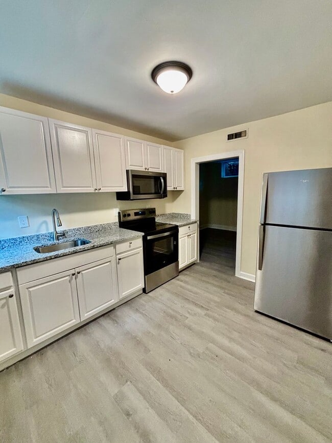 Building Photo - Live at the Color Wheel - Walk to UNC!